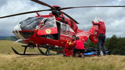 Incident șocant în Prahova! Cioban de 19 ani mutilat de o petardă în încercarea de a speria un urs!