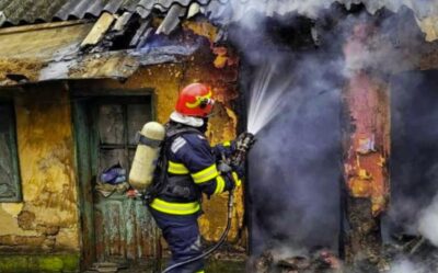 Explozie și incendiu la Gorbănești: Bătrână de 93 de ani rănită ușor