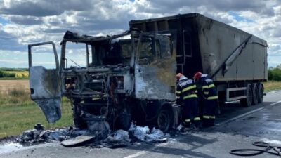 Șoferul camionului a scăpat ca prin minune dintr-un incendiu violent! Cum a reușit să se salveze în ultima clipă