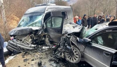 Accident mortal pe DN2 Movilița: coliziune violentă între microbuz și mașină