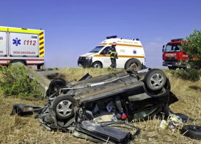 Accident grav în Seaca: Femeie de 75 de ani moartă, bărbat rănit după răsturnare auto