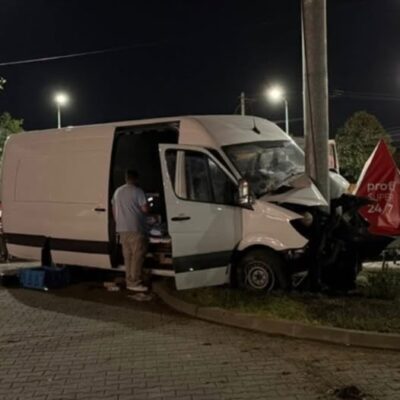 Adolescent fără permis, beat, urmărit și prins după ce a furat un microbuz la Timișoara