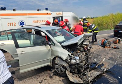 Accident grav pe centura de est din Ploiești! 2 persoane încarcerate, intervenție cu descarcerare și elicopter SMURD!