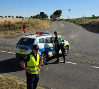 Tragedie în Constanța! O fetiță moartă și patru răniți după ce o căruță a fost lovită de un autoturism!