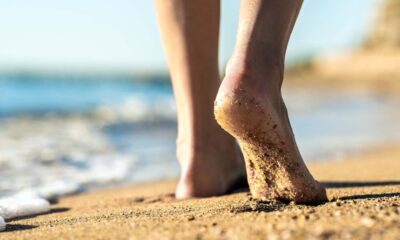Revoluție în sănătate! Cum te vindecă mersul desculț – beneficii uimitoare pentru corp și minte!