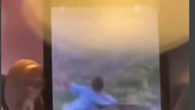 Șocant! Adolescentul care s-a aruncat din tren în mers spre mare – momentul filmat care a stârnit râsete și îngrijorare!