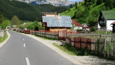 Obligație nouă pentru vecinii de la casă! Ce riscă dacă refuză să participe la construirea gardului comun?