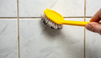 Soluție naturală și rapidă pentru rosturi albe impecabil fără clor și chimicale