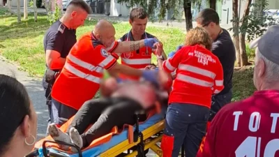 Conflict violent în Iași: cuplu în divorț s-a înjunghiat reciproc, poliția intervine