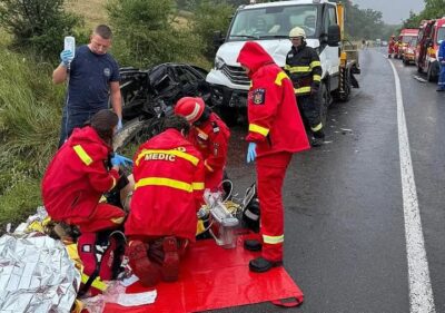Accident grav în Teleorman: Doi adolescenți mor, alte două persoane rănite