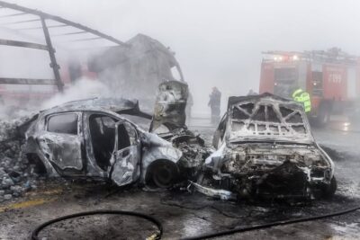 Tragedie cumplită pe autostrada preferată a românilor: 3 morți carbonizați într-un accident șocant în Grecia!
