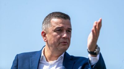 Lovitură pentru pensionari: Guvernul interzice cumulul pensiei cu salariul în sistemul public, inclusiv pentru medici, profesori și militari!