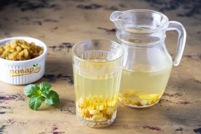 Secretul antic care îți poate salva ficatul și creierul: ce se întâmplă dacă bei stafide înmuiate în apă în fiecare dimineață