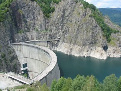 Hidroelectrica începe golirea lacului Vidraru pentru modernizarea barajului emblematic