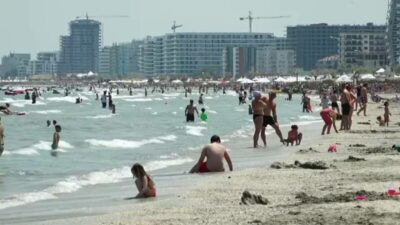 Alarma pe litoral:știi au transformat plajele românești în tomberoane — imaginile te vor îngrozi!