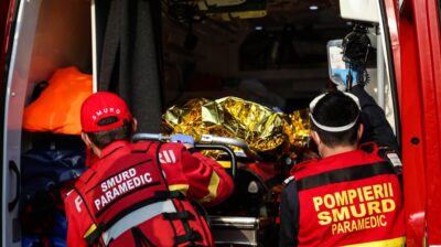 Înfiorător! A căzut din pod și s-a înfipt într-o bară de metal! Intervenție de urgență!