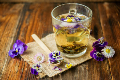 Ceaiul de trei fraţi pătaţi: cum detoxifică sângele și ce spune ştiinţa