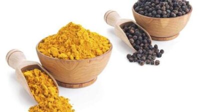 Turmeric și piper negru: piperina crește absorbția curcuminei până la 2.000%