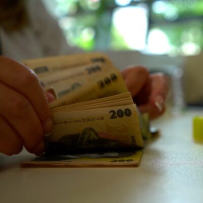 De la 1 octombrie cresc ratele la bănci. La cât va ajunge rata unui român cu un credit de 60.000 de euro