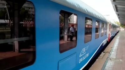 Incredibil! Trenul care a parcurs 80 km în NINE ORE – Călătoria de coșmar a românilor pe calea ferată!