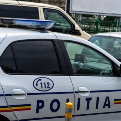 ȘOCANT! Fostul iubit înjunghie mortal o tânără și răneste grav mama ei chiar în curtea casei!