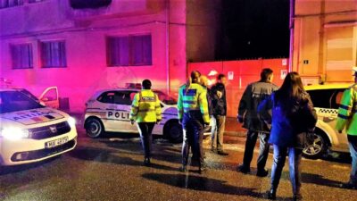 Imagini cutremurare! Un cuplu din Dâmbovița, snopit în bătaie de un bărbat – Ce a declanșat furia atacatorului?