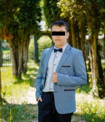 Șoc în școală! Băiețel de 13 ani moare subit așteptându-și mama – Nimeni nu a văzut asta venind!