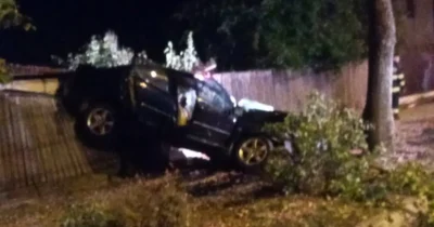 ȘOCANT! Tânărul de 29 de ani a murit pe loc, după ce mașina lui a fost aruncată cu putere într-un gard!
