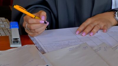 Șoc în Iași! Tată își pălmuiește fiica adolescentă și scapă cu doar închisoare cu suspendare – ce a urmat te va îngrozi!