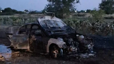 ȘOCANT! Tânăr urmărit de poliție, mașina i-a luat foc, iar el a fost ARESTAT fără permis!