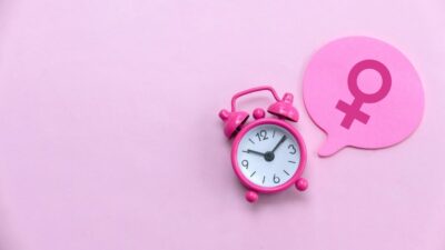 Șocant! Aceste 5 plante vindecătoare reduc instantaneu simptomele menopauzei – Numărul 3 te va uimi!