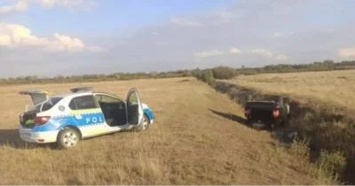 Șofer fără permis, urmărire ca-n filme, s-a răsturnat spectaculos după ce a fugit de poliție!