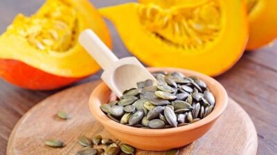 Șocant! Această combinație simplă de semințe de dovleac cu miere elimină paraziții intestinali în doar 7 zile!