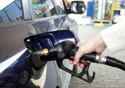 Lovitură pentru toți șoferii. Prețul la pompă ar putea depăși pragul de 8 lei pe litru