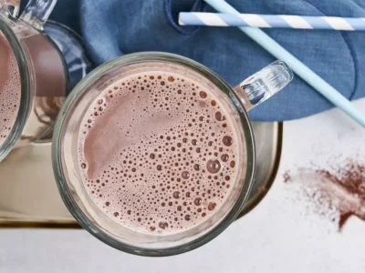 Descoperă cum o cană de apă caldă cu cacao îți poate salva inima și alunga depresia instant!