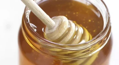Ce se întâmplă în corpul tău dacă bei apă cu miere în fiecare dimineață. Efectul este uluitor și se vede imediat