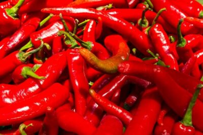 Medicii au crezut greșit zeci de ani. Leguma care, de fapt, vindecă ulcerul și distruge celulele canceroase