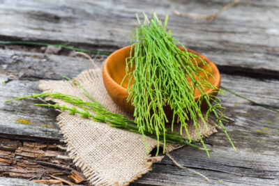 Leacul românesc pentru dureri de oase care te poate ucide. Avertismentul dur al medicilor