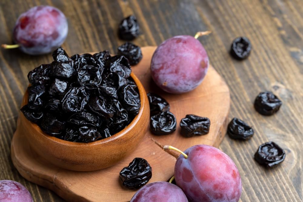 Cura cu apa de prune uscate