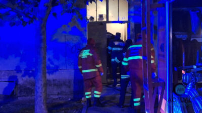 ȘOCANT! Incendiu devastator în Drobeta Turnu Severin: 50 de persoane evacuate în miez de noapte!