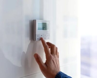 Nu lăsa NICIODATĂ termostatul sub această temperatură! Greșeala care îți distruge hainele și sănătatea