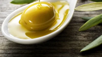 Ce se întâmplă în corpul tău dacă iei 2 linguri de ulei de măsline pe stomacul gol? Rezultatele sunt uluitoare