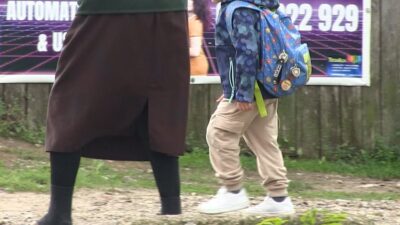ȘOCANT! Băiețel de 7 ani din Vaslui TERORIZAT de doamna de serviciu, refuză să mai meargă la școală!