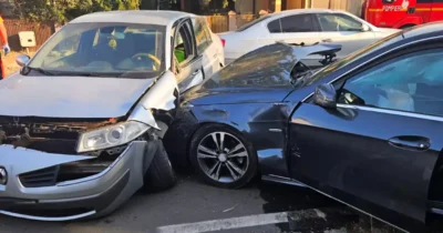 Clipe de coșmar pentru un șofer de 38 de ani! A rămas prins între fiarele contorsionate. Ce s-a întâmplat cu câteva secunde înainte de impact este de necrezut