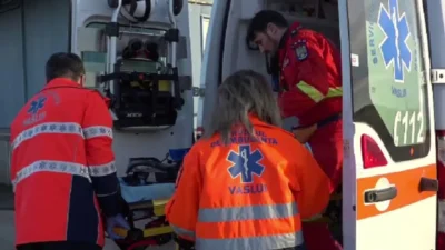 Tragedie în Vaslui! Un copil de 11 ani a murit după ce familia a consumat crenvurști – Ce au descoperit autoritățile te va șoca!