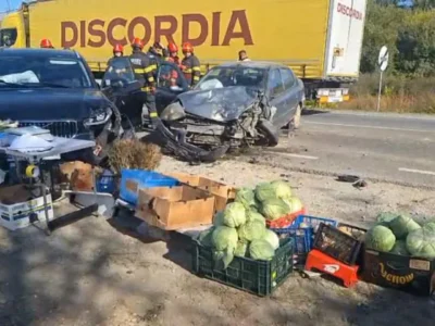O mamă a intrat pe contrasens cu copilul de 1 an în mașină. Ce a urmat este de nedescris