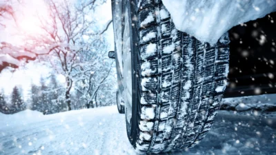 Credeai că ești în regulă cu anvelopele all-season? RAR te contrazice! Riști o amendă de 2.900 de lei.