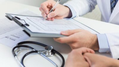 Gata cu munca! Medicii te trimit în vacanță pe banii statului. Află dacă ești pe listă