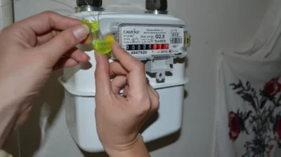 Dezastru la facturi pentru români! Data exactă de la care se scumpesc din nou curentul și gazele