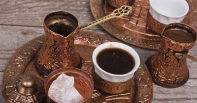 Nu vei crede ce se întâmplă în corpul tău dacă bei o ceașcă de cafea pe zi!